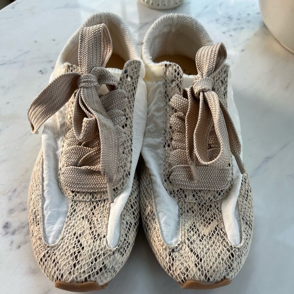 Tennis shoes with snake pattern detail, size 9